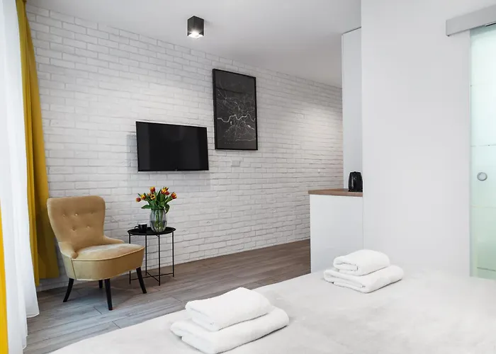 HOUSEHOST Apartment: Miodowa 42/8b street